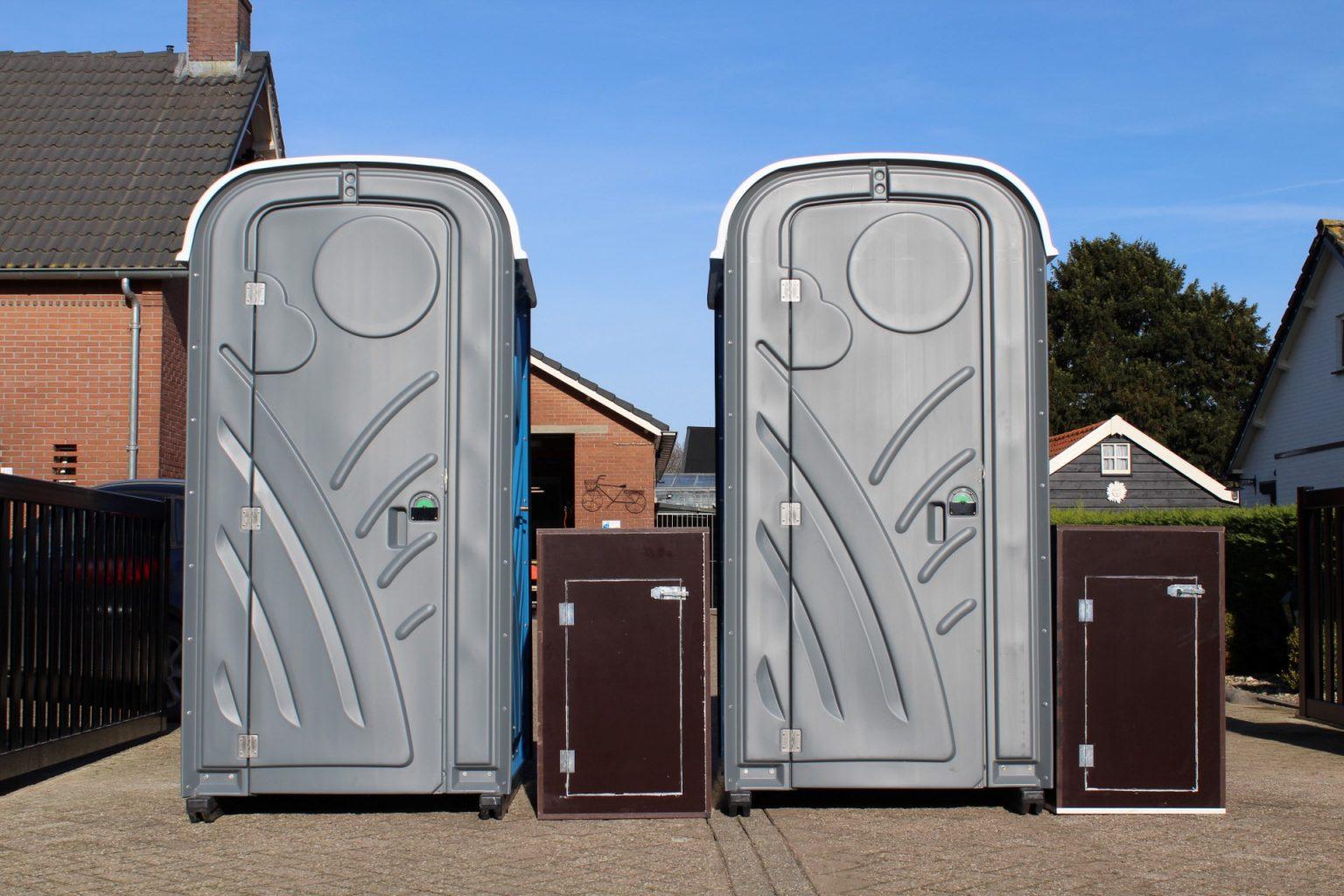 Buiten douchecabine Vos Sanitair Verhuur